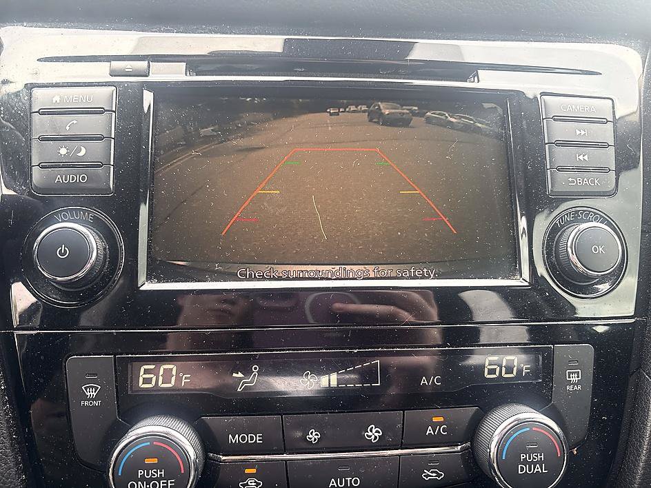 Used 2020 Nissan Rogue SV FWD image 15