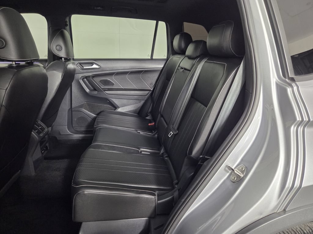 Used 2024 Volkswagen Tiguan SE R-Line AWD/4WD image 24