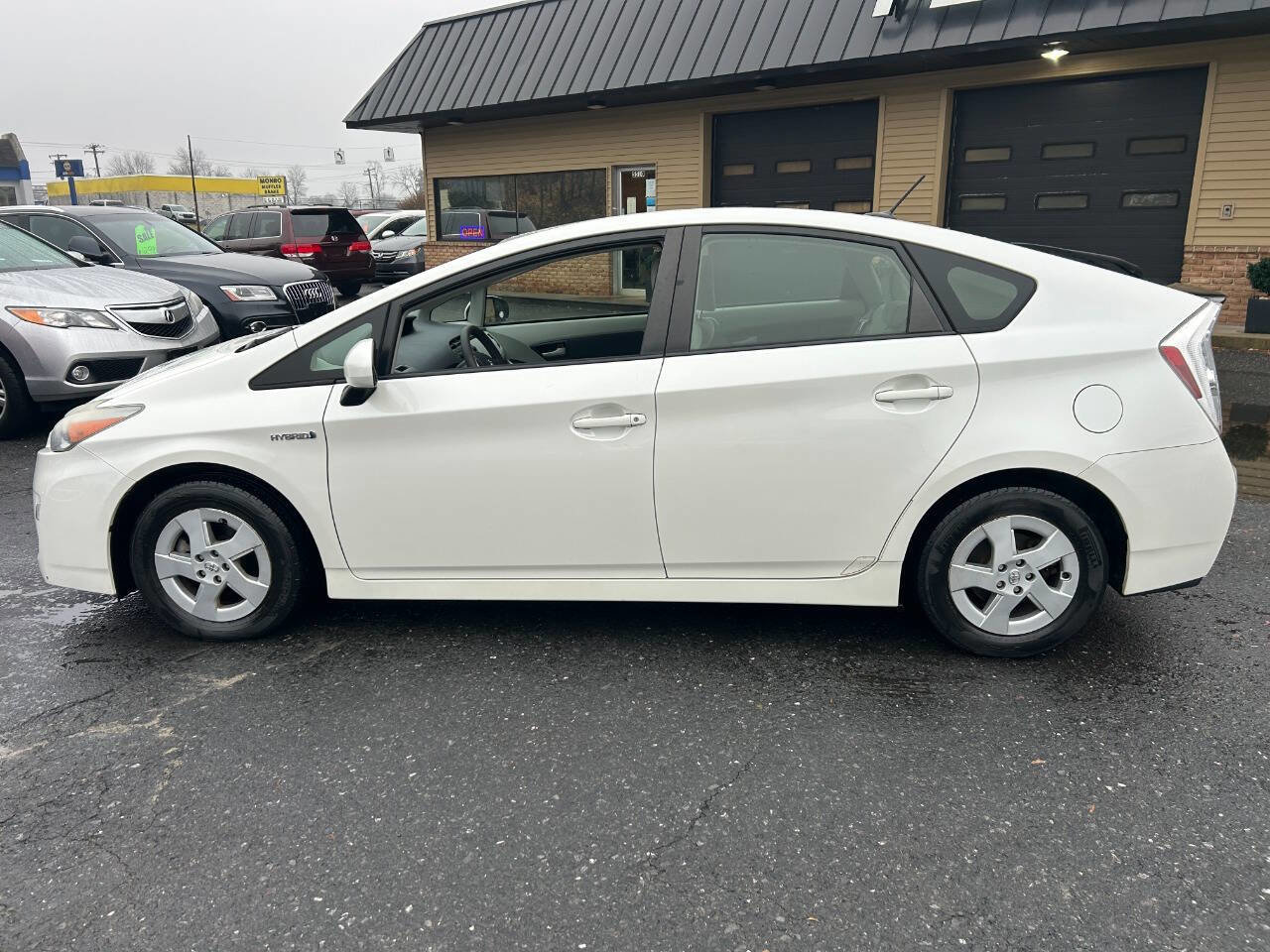 Used 2011 Toyota Prius Three image 8