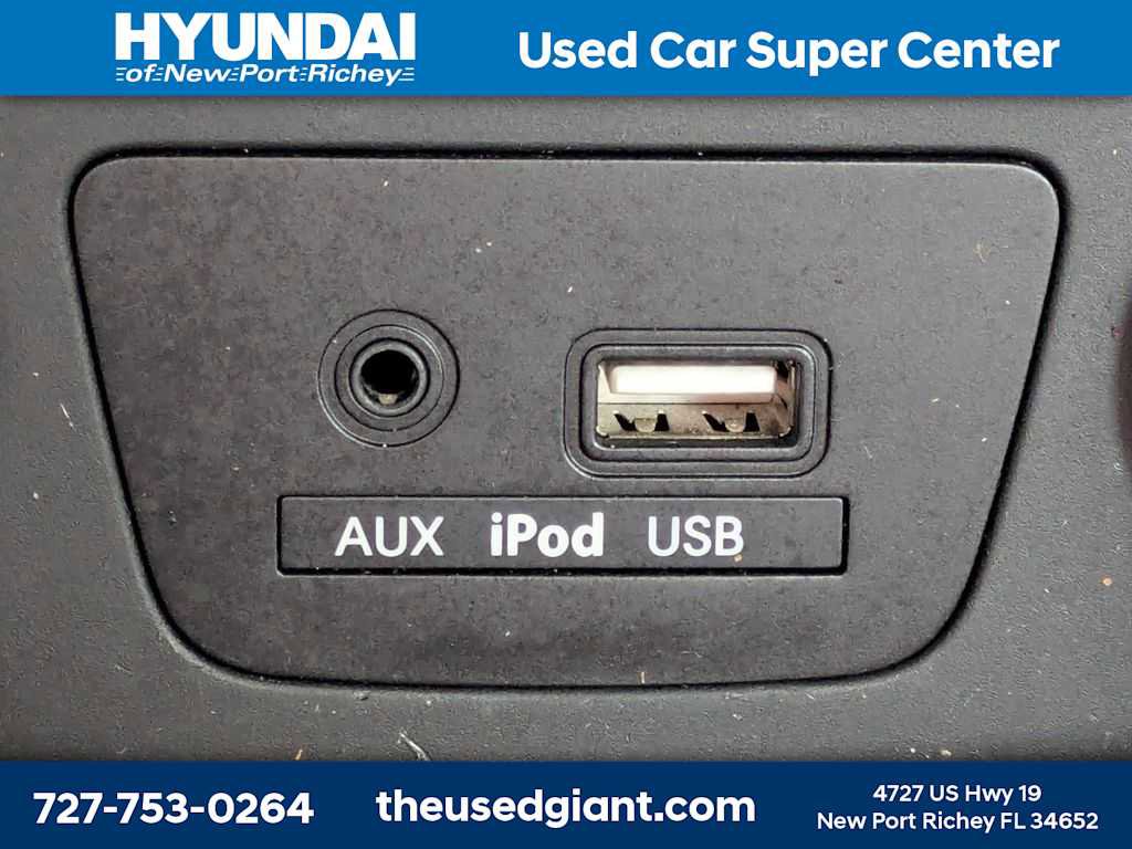 Used 2017 Hyundai Elantra GT image 22