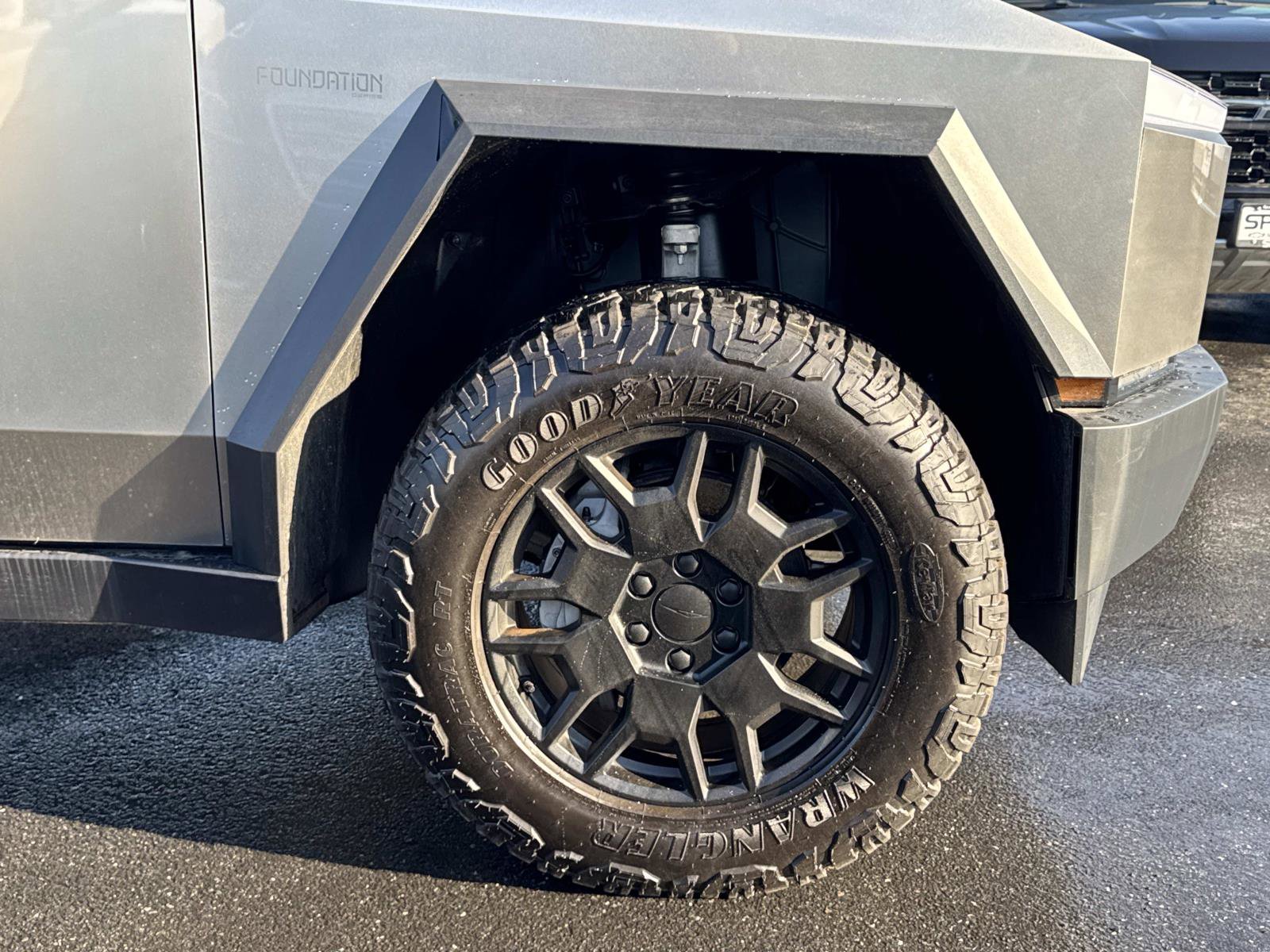 Used 2024 Tesla Cybertruck AWD Crew Cab image 24