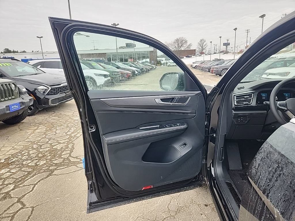 New 2026 Volkswagen Atlas Cross Sport SE image 11