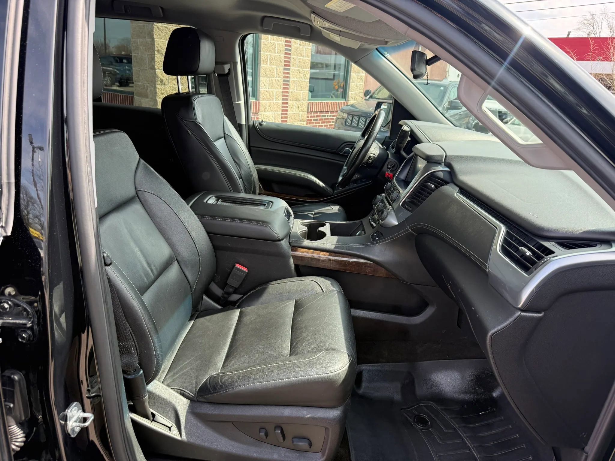 Used 2018 Chevrolet Tahoe LT AWD/4WD image 32
