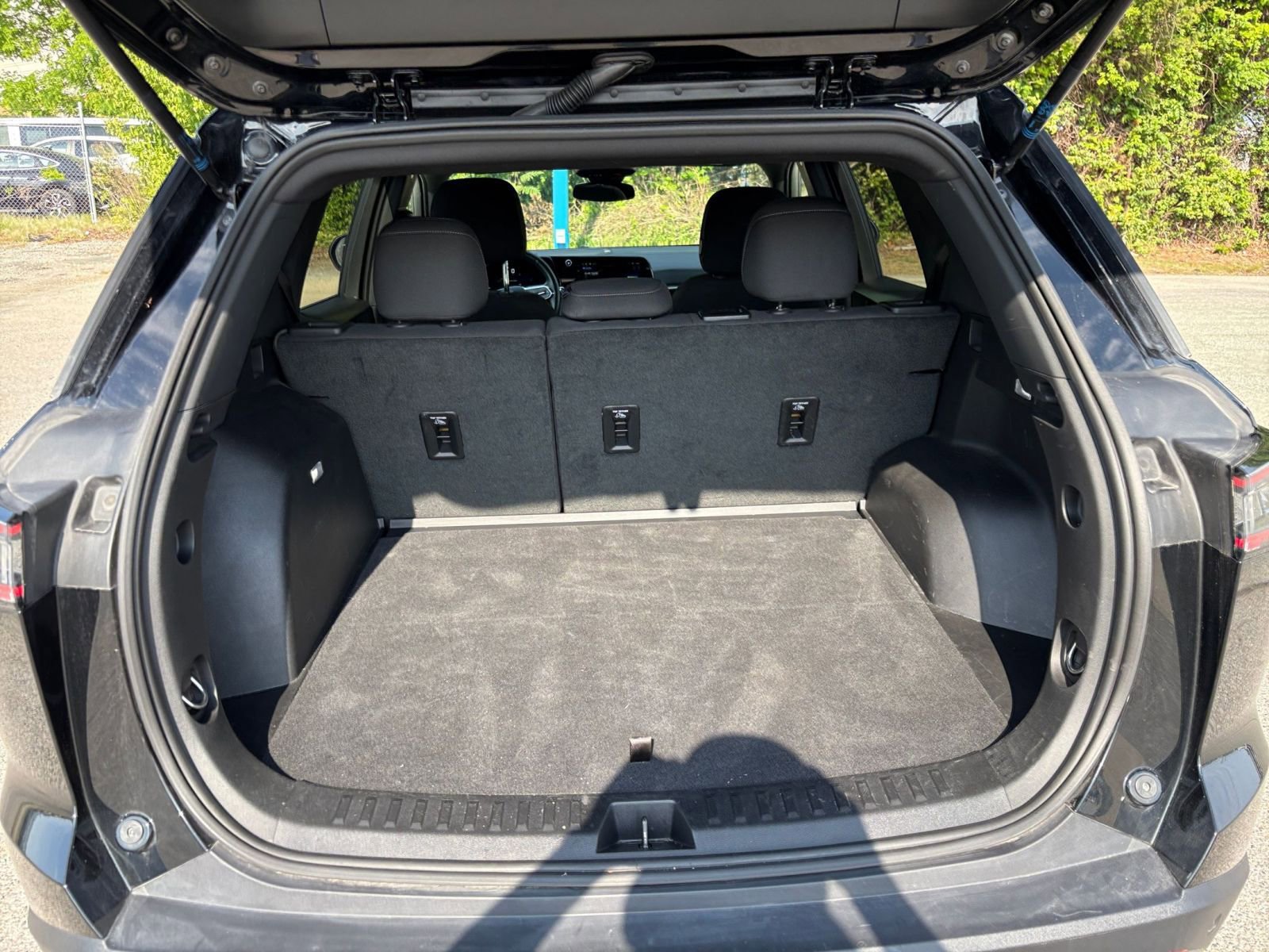 Used 2025 Chevrolet Equinox LT FWD image 31