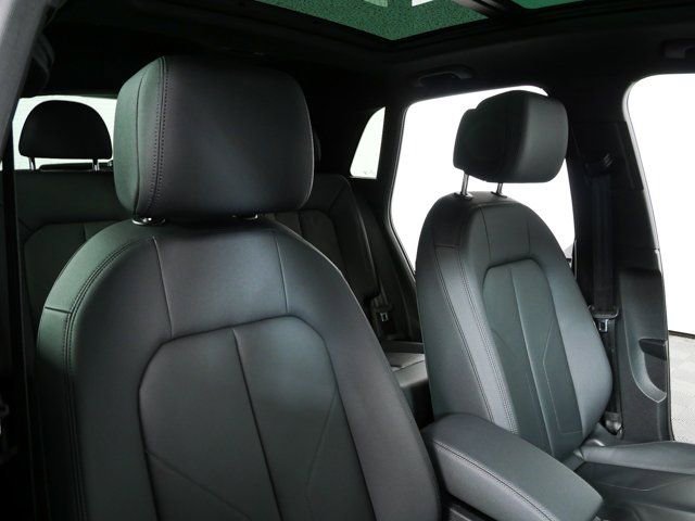 Certified 2025 Audi Q3 2.0T Premium Plus w/ Premium Plus Package AWD/4WD image 23