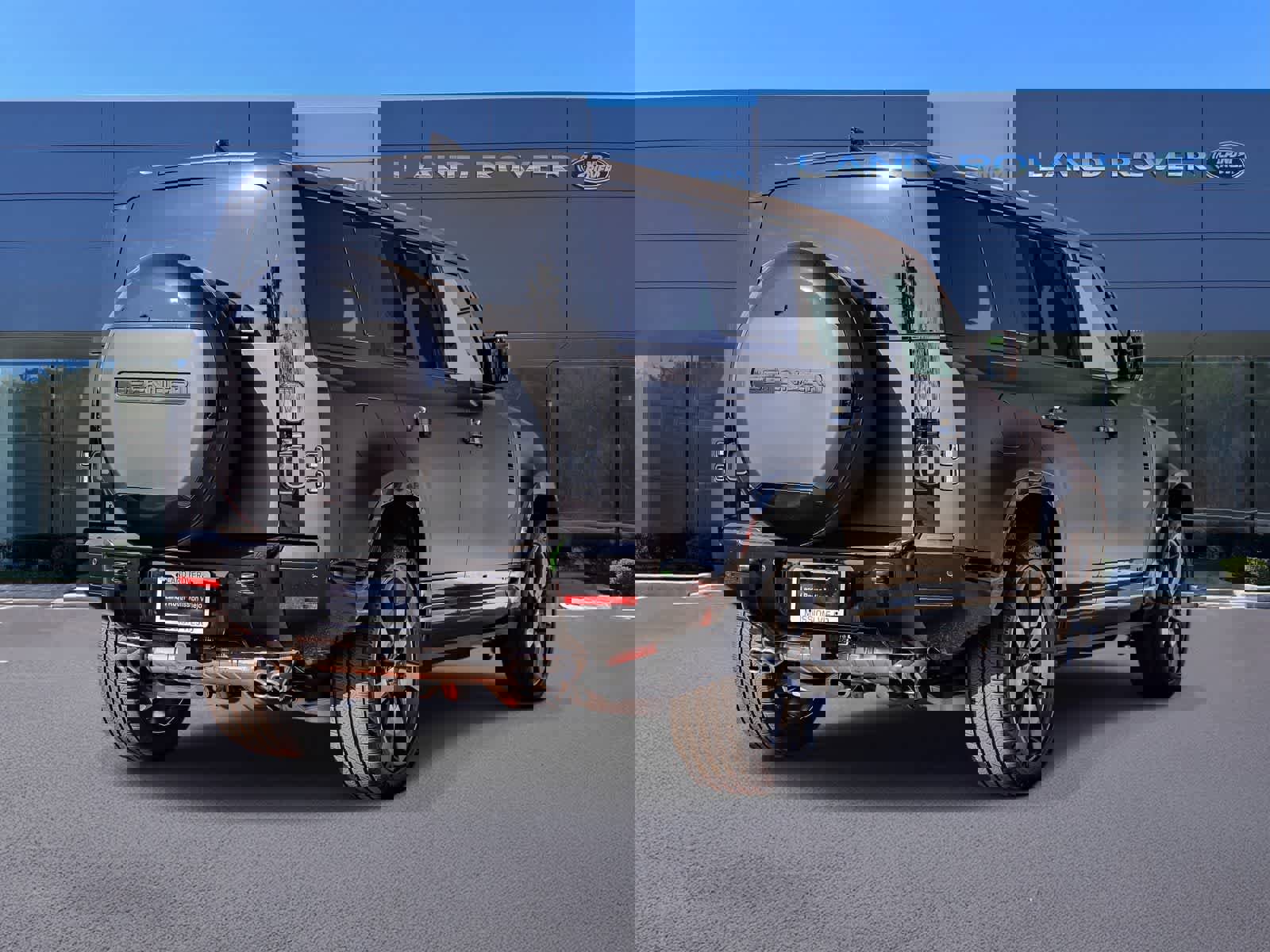 New 2026 Land Rover Defender 110 V8 image 4