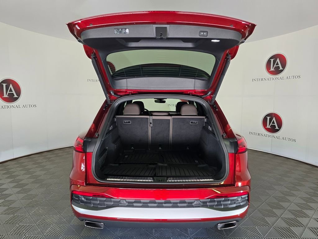 Certified 2025 Audi Q5 Premium image 8