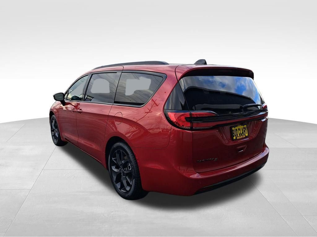 New 2026 Chrysler Pacifica Select w/ S Appearance Package FWD image 3