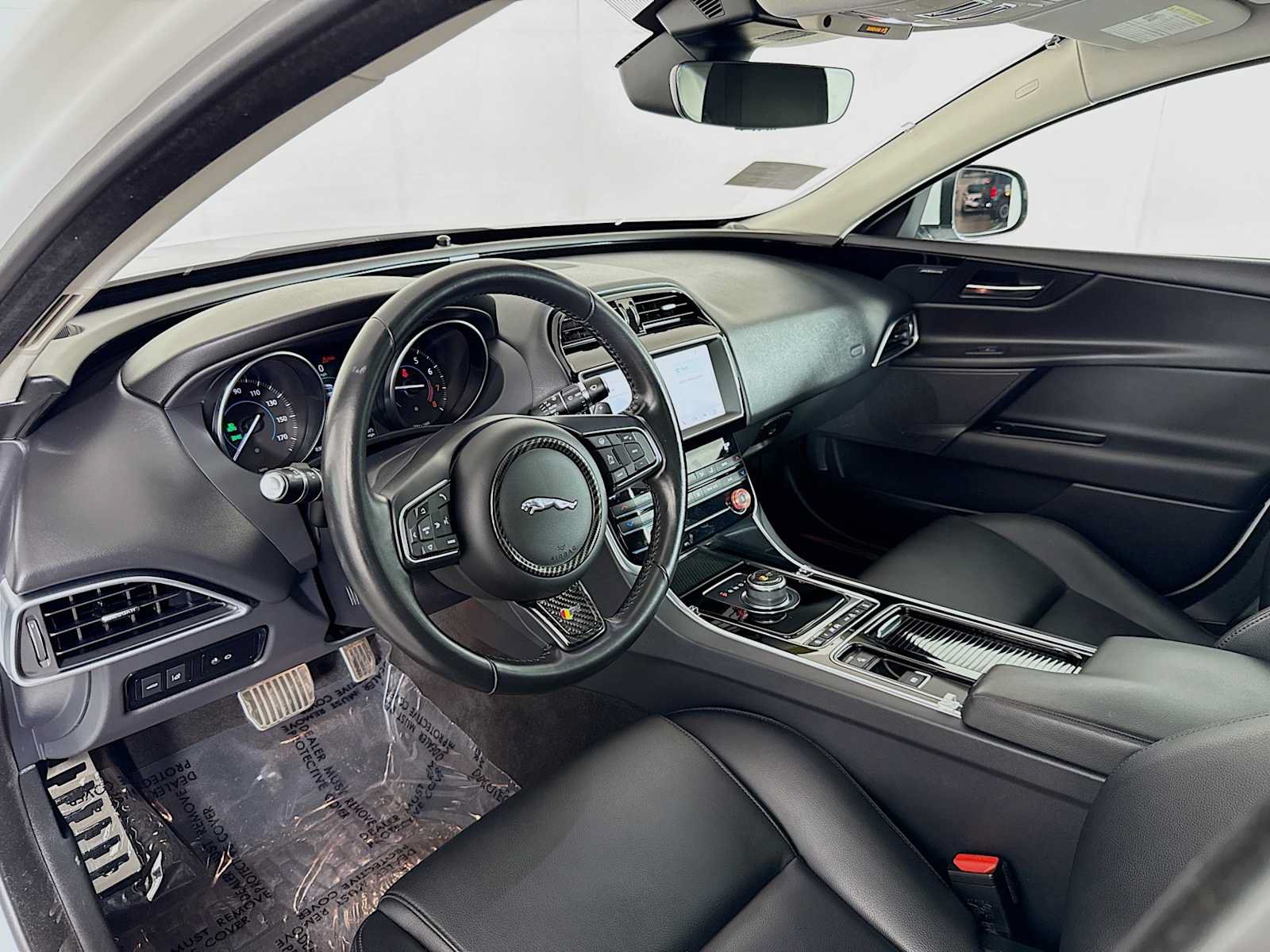 Used 2019 Jaguar XE Premium AWD/4WD image 9
