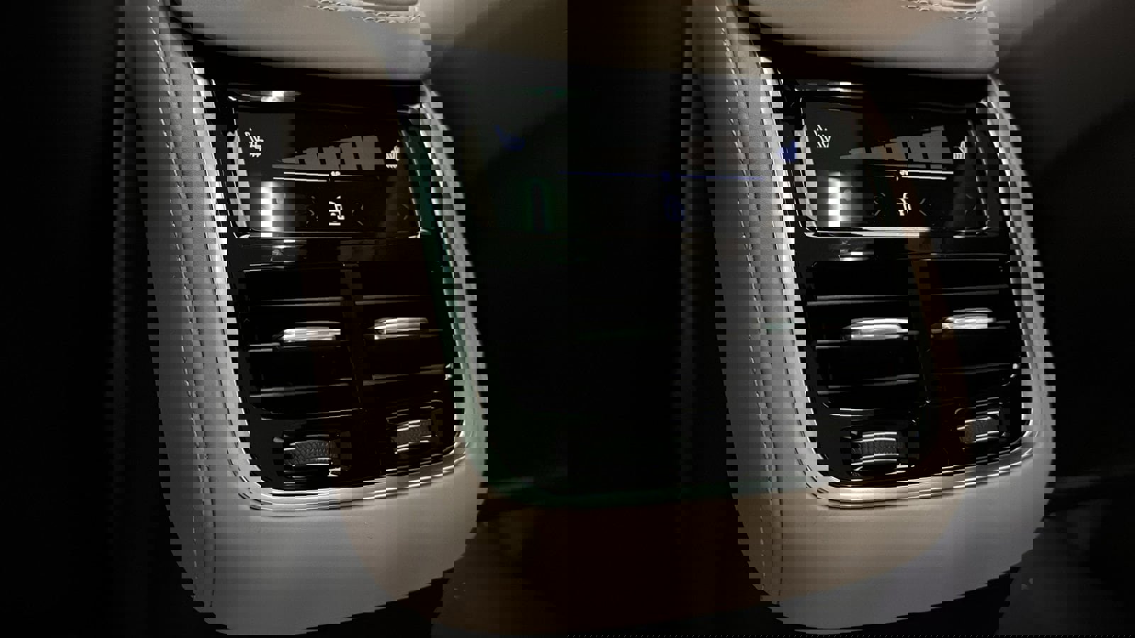 New 2026 Volvo XC90 T8 Plus w/ Protection Package Premier image 29