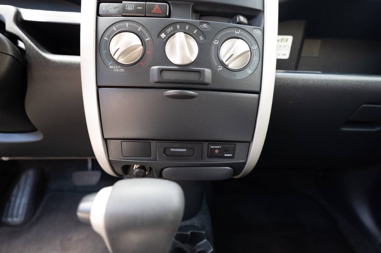 Used 2006 Scion xB FWD image 81