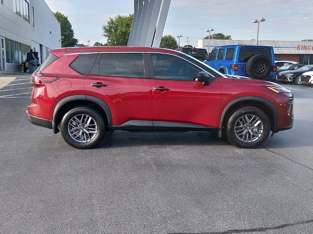 Used 2026 Nissan Rogue S FWD image 2