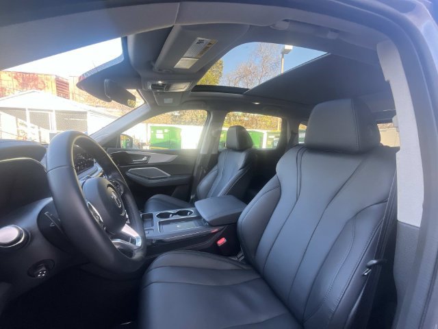 Used 2025 Acura MDX SH-AWD image 11