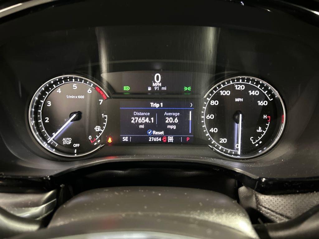 Used 2022 Cadillac XT5 Luxury w/ LPO, ONYX Package image 16