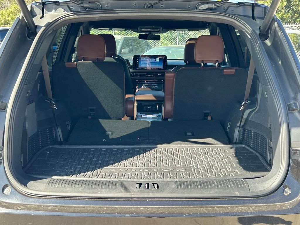 Used 2025 Lincoln Aviator Reserve w/ Jet Appearance Package AWD/4WD image 13