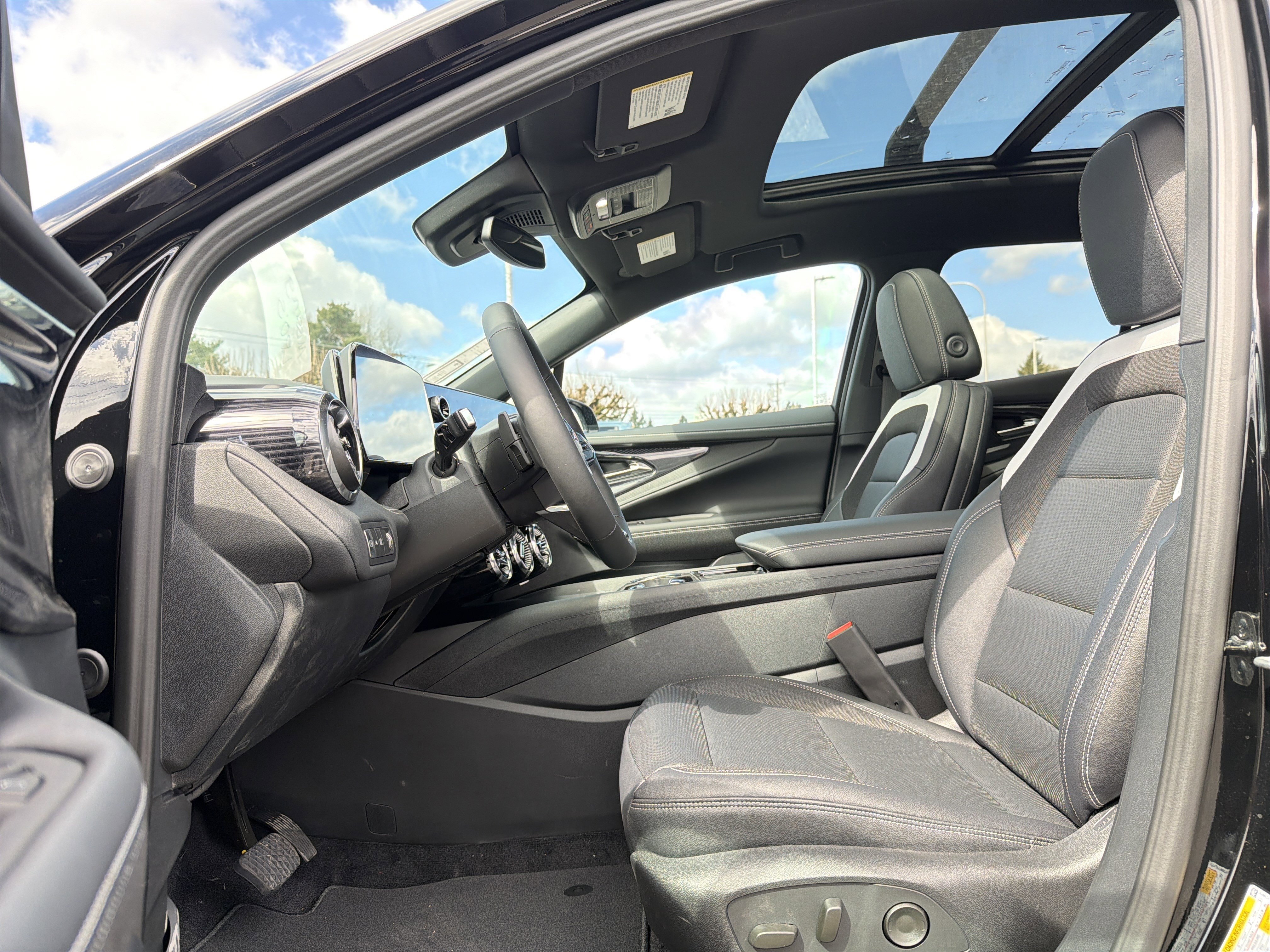 New 2026 Chevrolet Blazer EV LT w/ LPO, Blackout Package AWD/4WD image 10