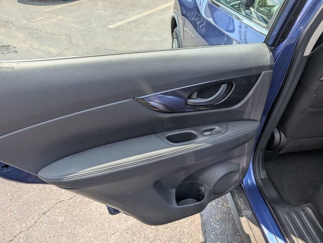 Used 2020 Nissan Rogue S AWD/4WD image 10