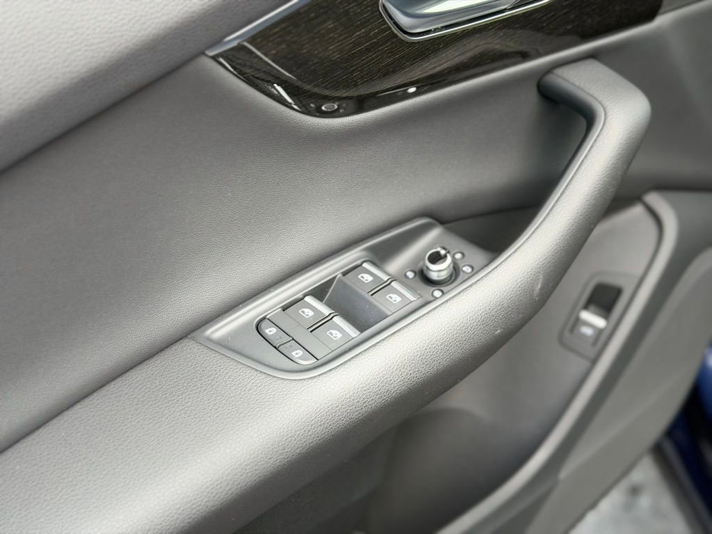 Used 2023 Audi Q7 2.0T Premium w/ Convenience Package image 22