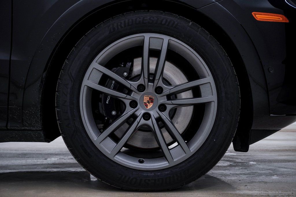 New 2026 Porsche Cayenne GTS image 10