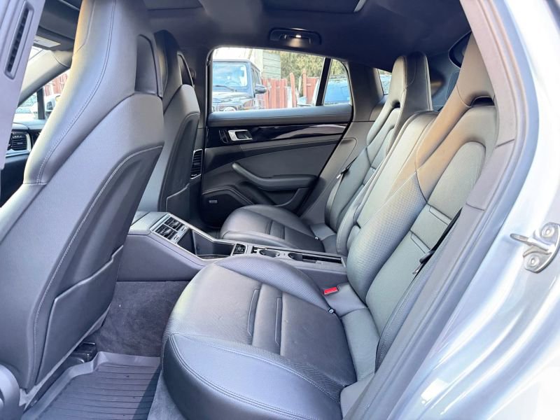 Used 2018 Porsche Panamera 4 w/ Premium Package image 15