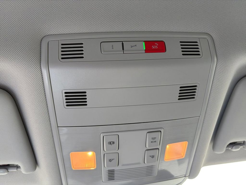Certified 2023 Volkswagen Jetta SE FWD image 21
