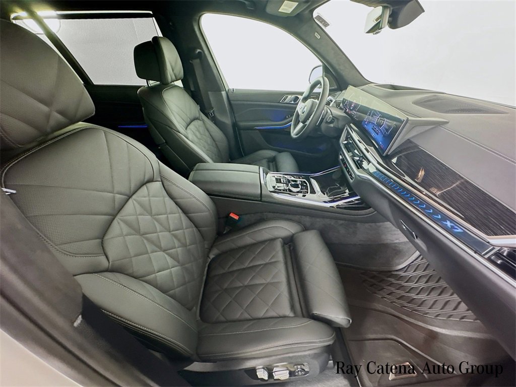 Used 2026 BMW X7 xDrive40i w/ Executive Package image 31