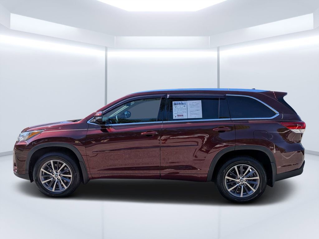 Used 2018 Toyota Highlander XLE FWD image 5