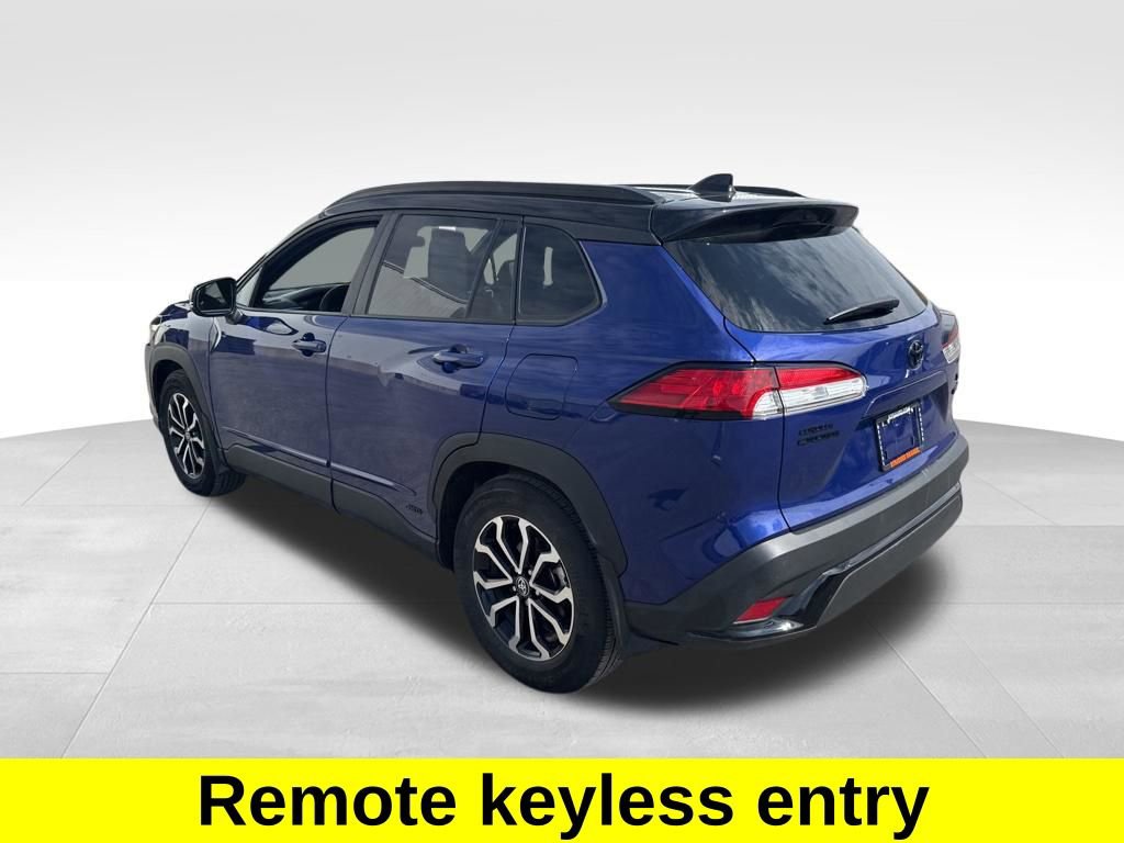 Used 2024 Toyota Corolla Cross SE w/ Moonroof Package image 3