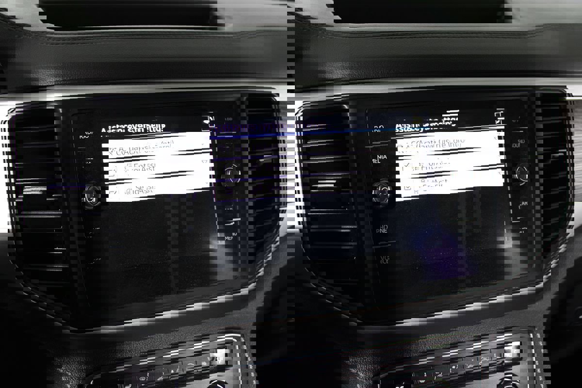 Used 2021 Volkswagen Atlas Cross Sport SE w/ Panoramic Sunroof Package image 26