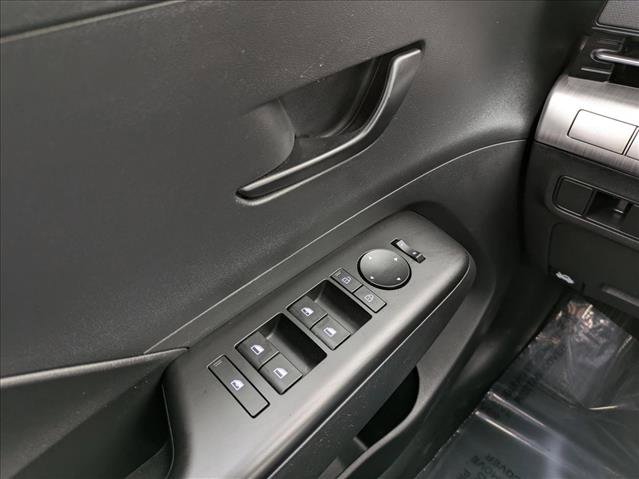 Used 2024 Hyundai Kona SEL image 18