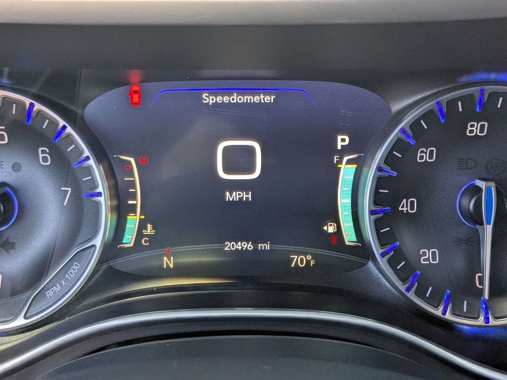 Used 2025 Chrysler Pacifica Select image 18