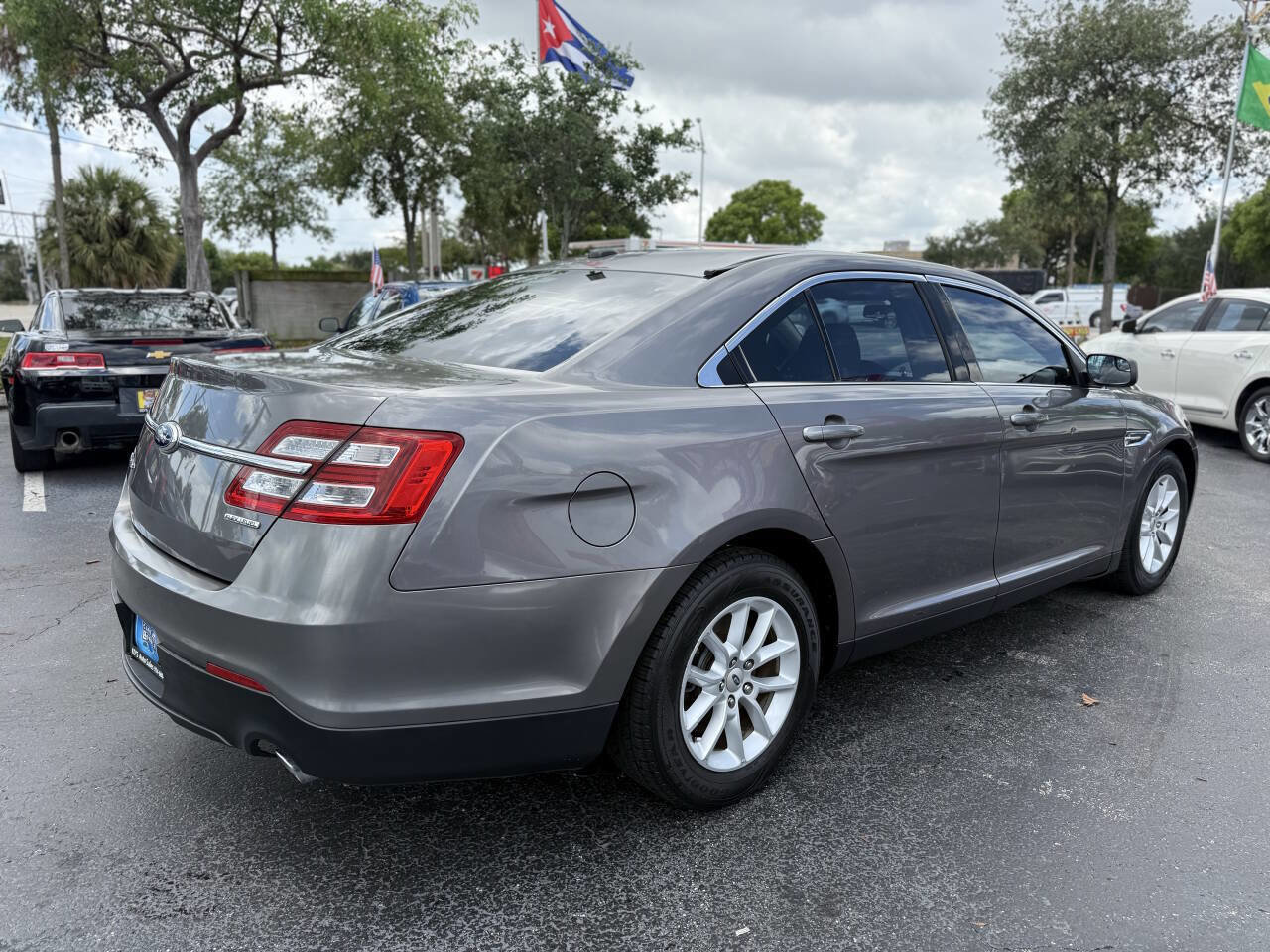 Used 2013 Ford Taurus SE image 8