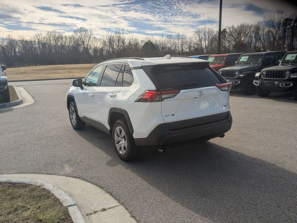 Used 2021 Toyota RAV4 LE image 3