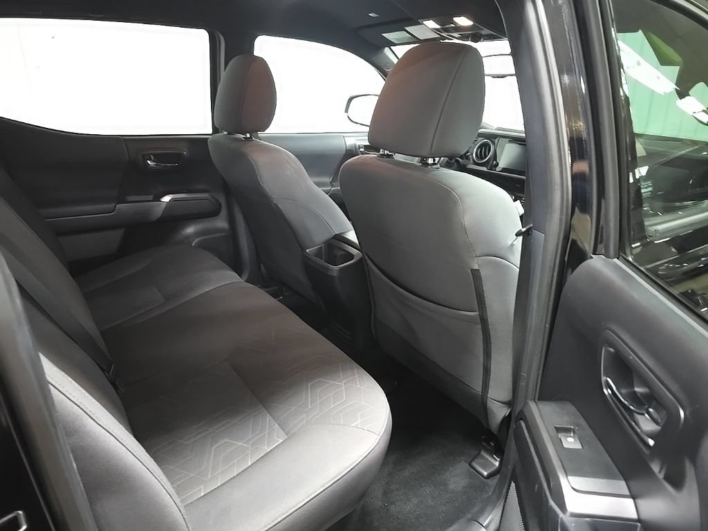 Used 2019 Toyota Tacoma TRD Off-Road AWD/4WD image 17