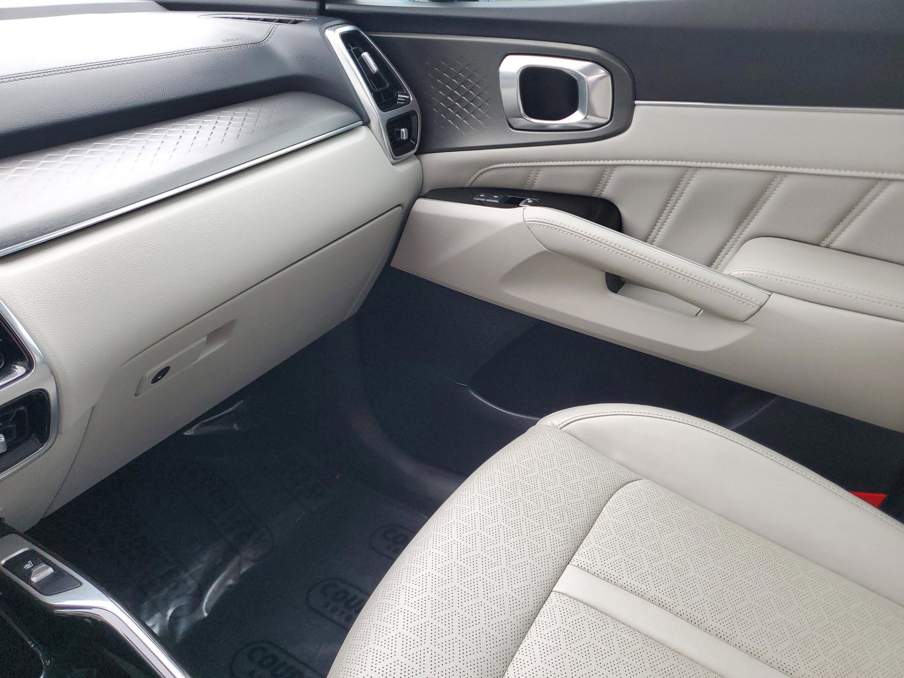 Certified 2023 Kia Sorento SX image 24