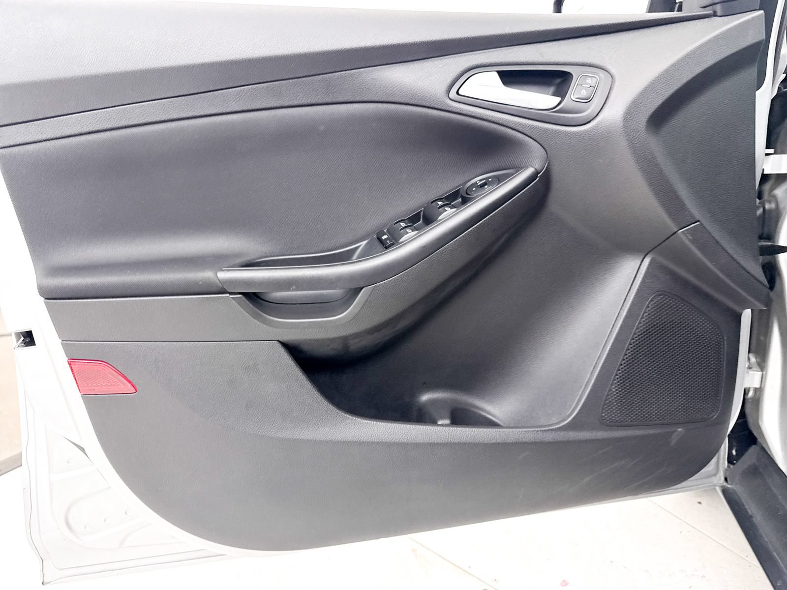 Used 2018 Ford Focus SE FWD image 20
