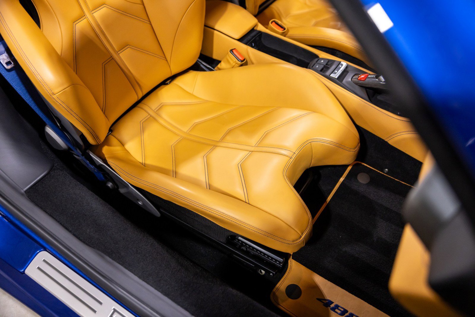 Used 2019 Ferrari 488 Spider image 34