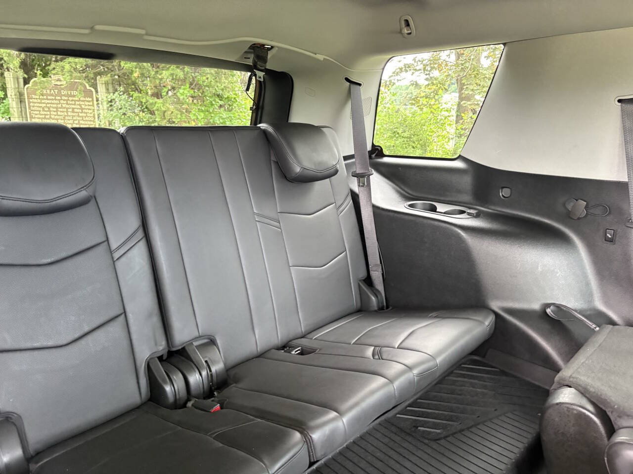 Used 2020 Cadillac Escalade Premium Luxury AWD/4WD image 38