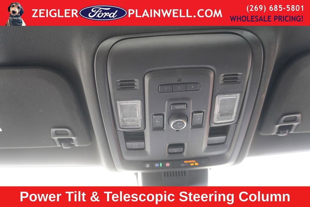 Used 2023 GMC Yukon XL SLT w/ SLT Premium Package image 32