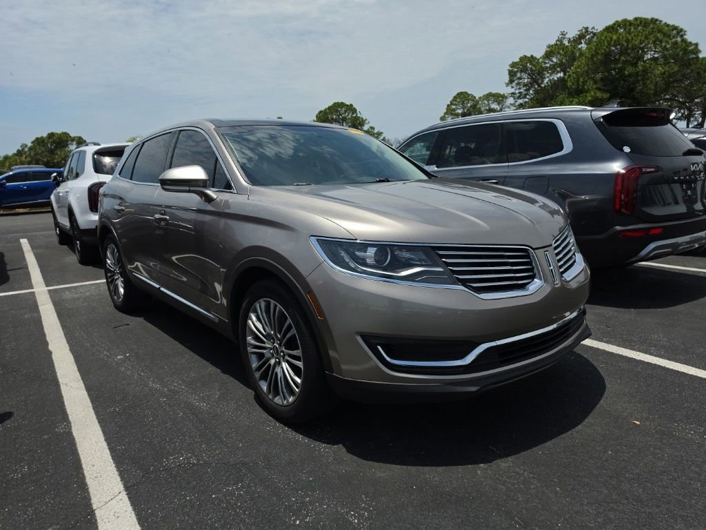 Used 2018 Lincoln MKX Reserve w/ Cargo Utility Package FWD image 1