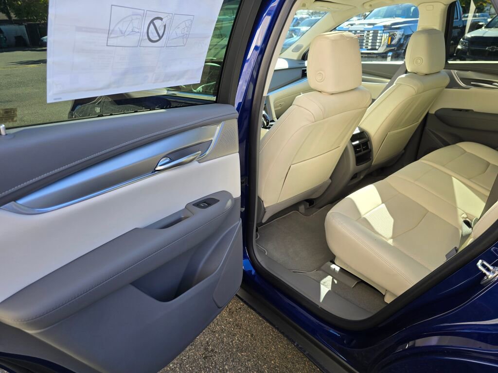 New 2025 Cadillac XT5 Premium Luxury image 16