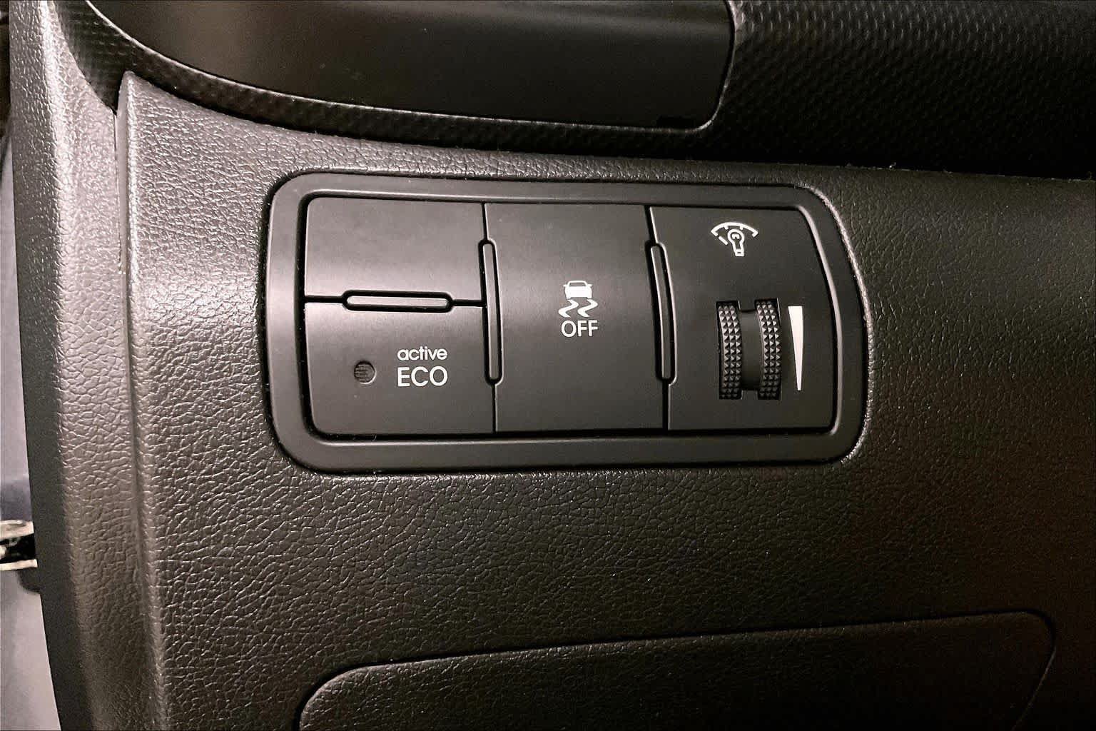 Used 2012 Hyundai Accent GS FWD image 33