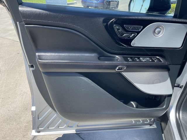Used 2023 Lincoln Aviator Reserve w/ Equipment Group 201A AWD/4WD image 23