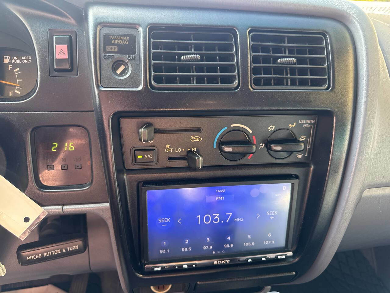 Used 2000 Toyota Tacoma PreRunner image 17