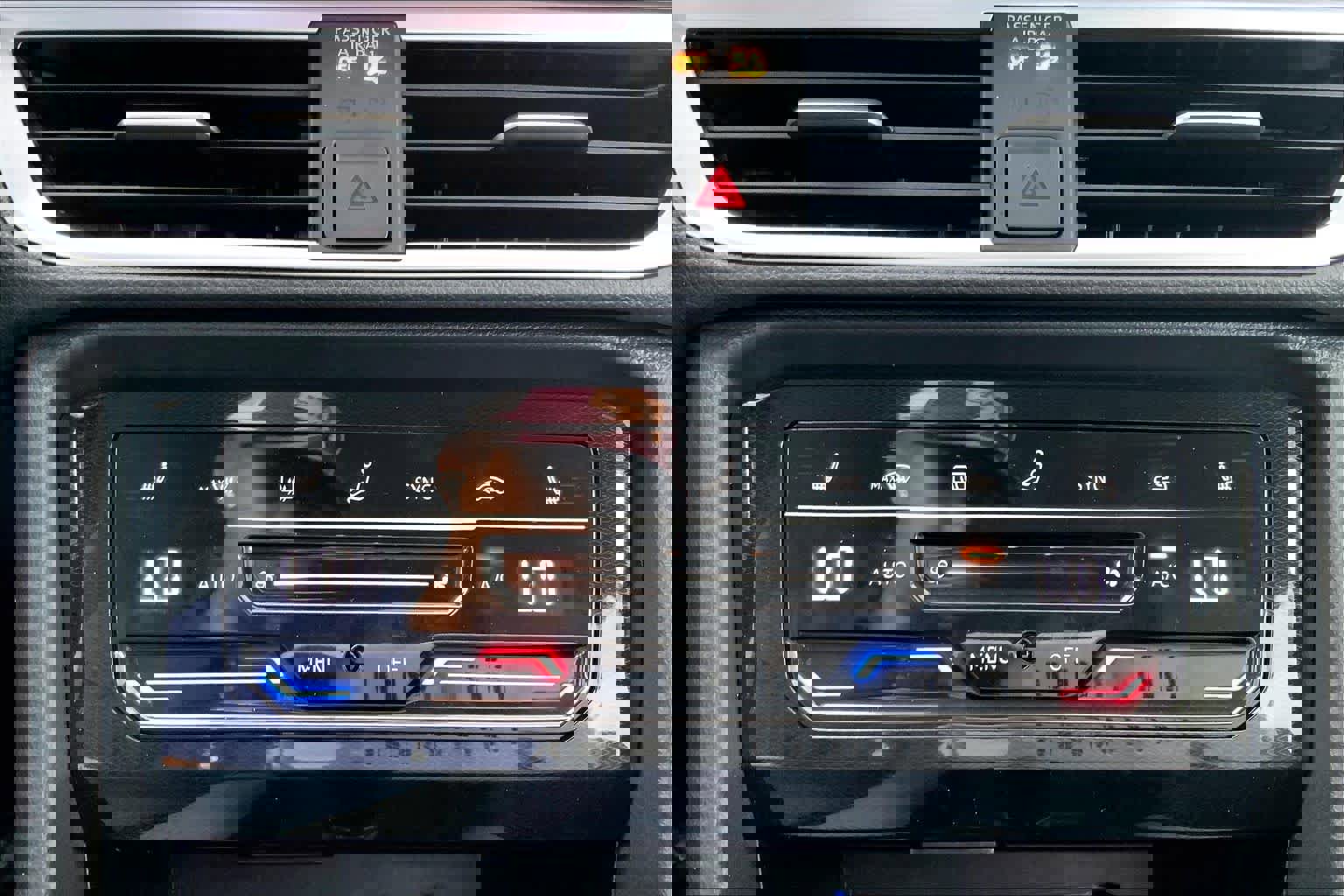 Used 2025 Volkswagen Taos SE AWD/4WD image 57