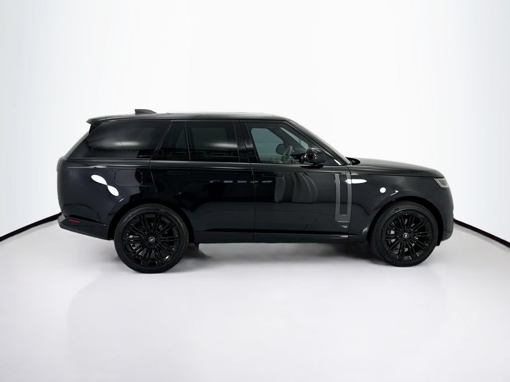 Used 2025 Land Rover Range Rover SE AWD/4WD image 4