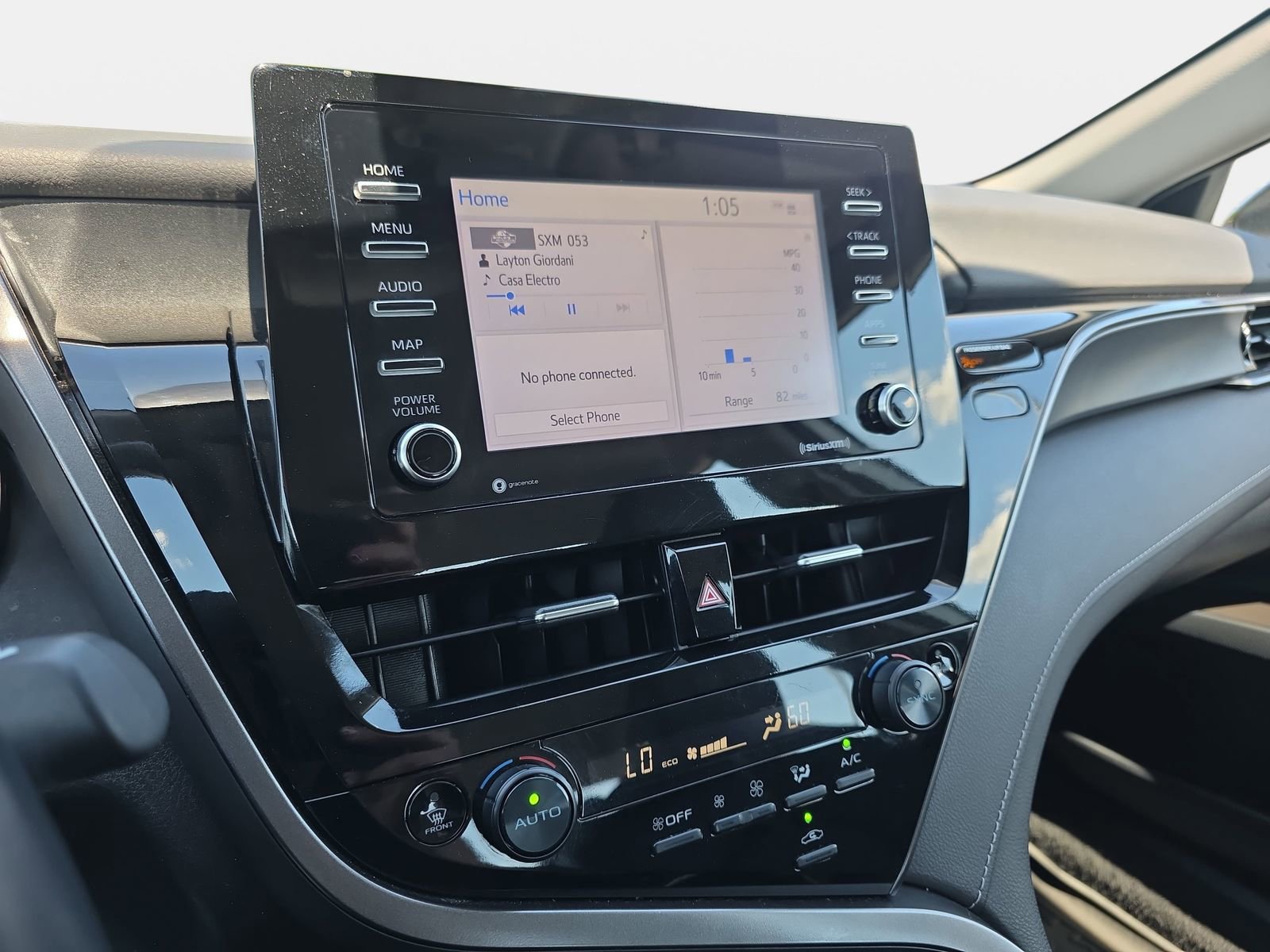 Used 2022 Toyota Camry SE image 19