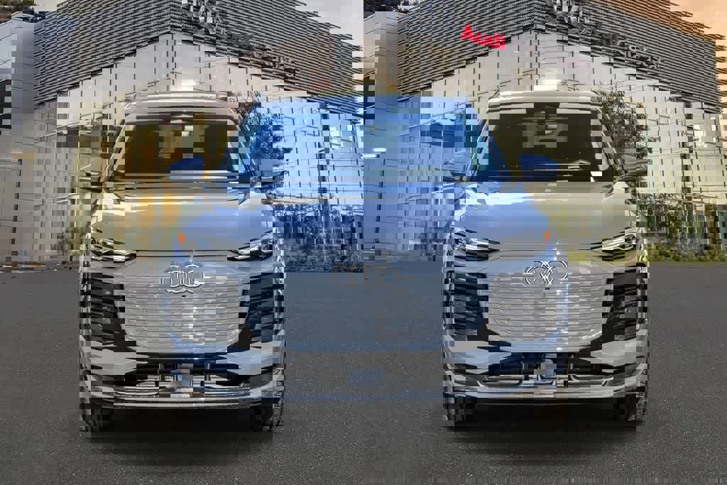 Used 2025 Audi Q6 e-tron Premium w/ Convenience Package image 6