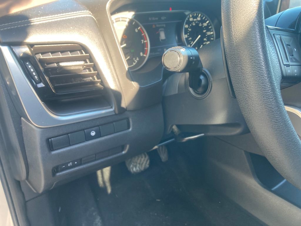 Used 2021 Nissan Rogue SV image 16