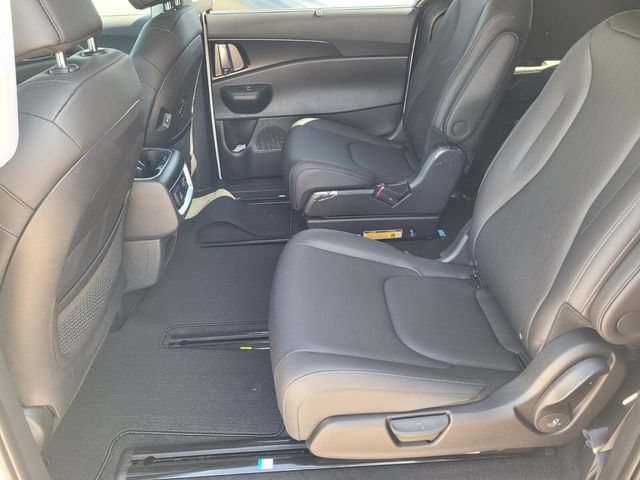 New 2027 Kia Carnival SX w/ Dark Edition Package FWD image 13